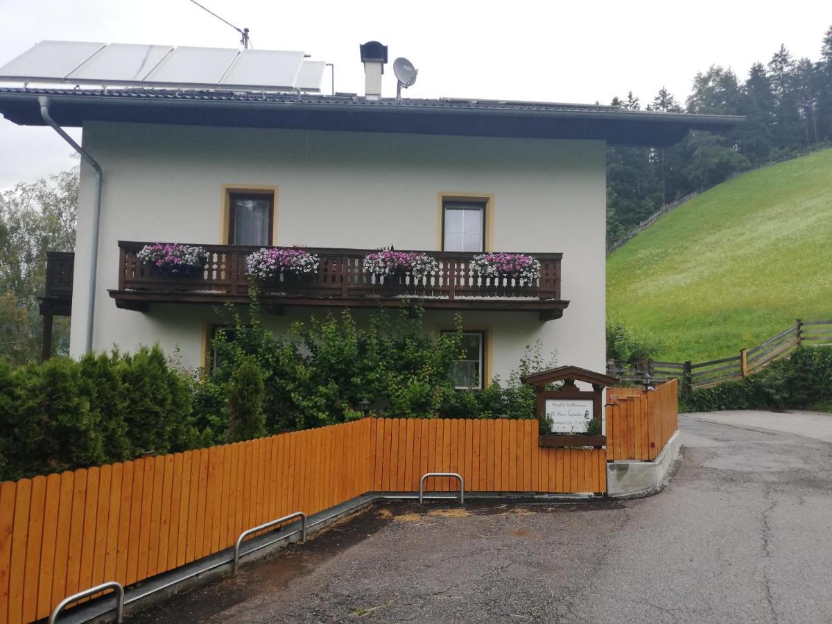 Apartment'S Haus Tegischer ノイシュティフト・イム・シュトゥーバイタール エクステリア 写真